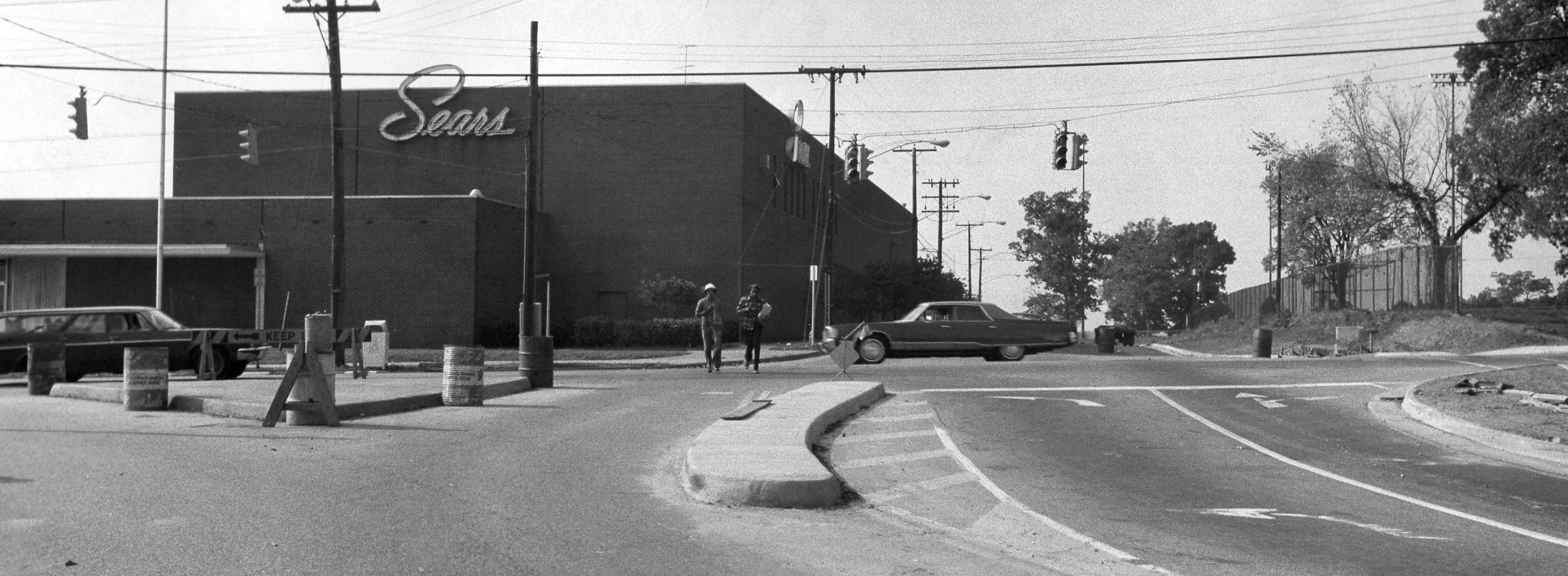 1975-10-18 Memorial Avenue